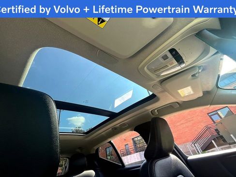 Certified 2025 Volvo XC40 B5 Core image 21