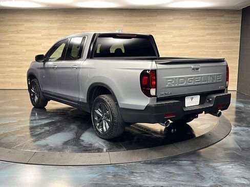 Used 2025 Honda Ridgeline Sport image 19