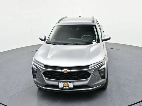 Used 2025 Chevrolet Trax LT image 19