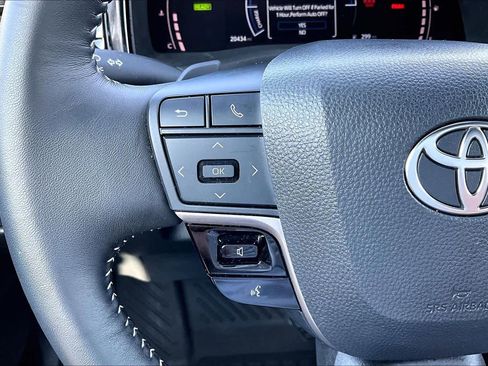 Certified 2025 Toyota Camry SE image 24