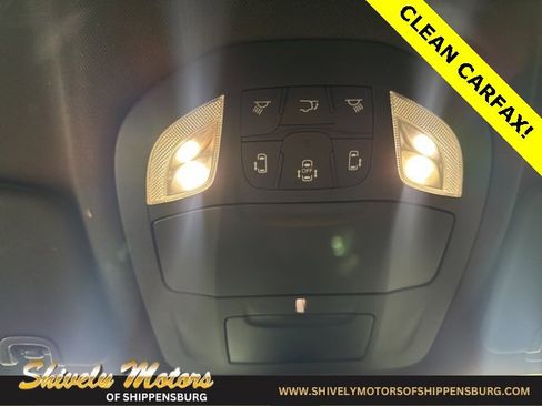 Used 2024 Chrysler Pacifica Touring image 20
