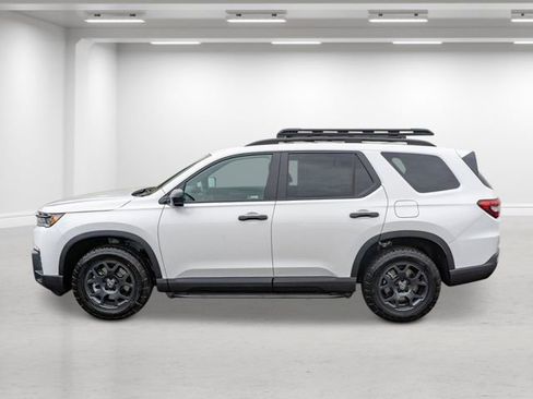New 2026 Honda Pilot TrailSport image 2