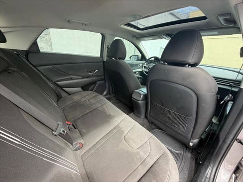 Used 2021 Hyundai Elantra SEL w/ Convenience + Premium Package FWD image 18