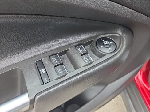 Used 2013 Ford C-MAX Energi SEL FWD image 21