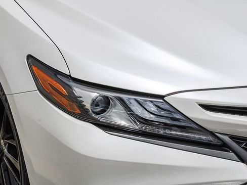 Certified 2022 Toyota Camry XSE FWD image 5
