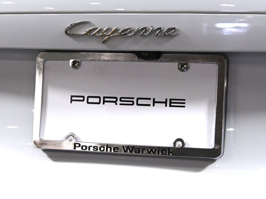 Used 2023 Porsche Cayenne AWD/4WD image 14