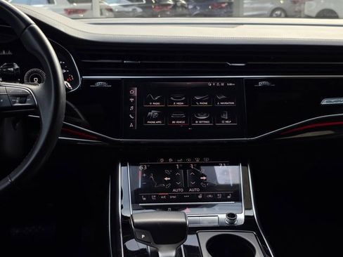 Used 2019 Audi Q8 Prestige image 24