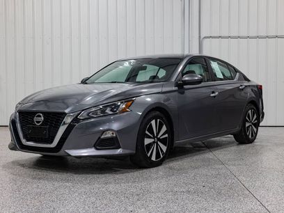 Used 2022 Nissan Altima 2.5 SV