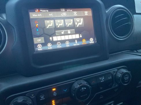 Used 2023 Jeep Wrangler Sport S image 26