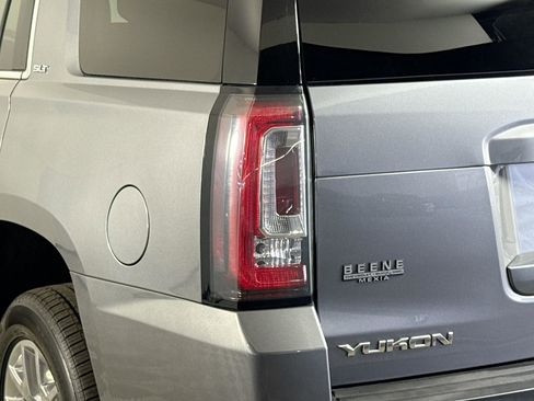 Used 2018 GMC Yukon SLT image 36