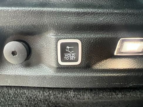 Certified 2021 Jeep Grand Cherokee L Overland w/ Luxury Tech Group IV AWD/4WD image 12