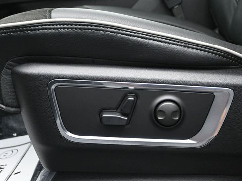 Used 2026 RAM 1500 Laramie w/ Sport Appearance Package image 19