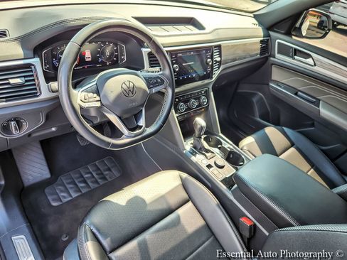 Used 2023 Volkswagen Atlas Cross Sport SE w/ Black Wheel Package AWD/4WD image 8
