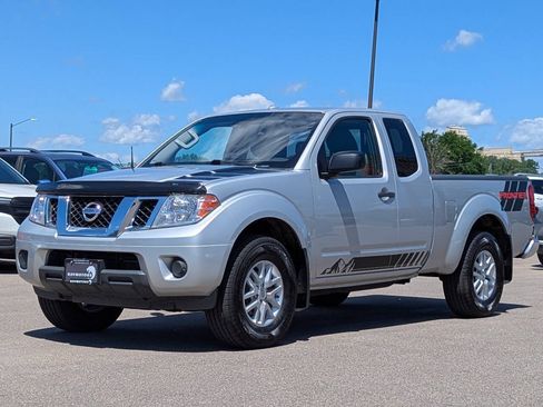 Used 2017 Nissan Frontier SV AWD/4WD image 7