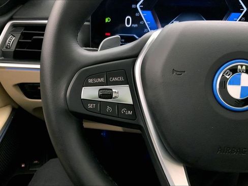 Certified 2023 BMW 330e w/ Convenience Package image 18