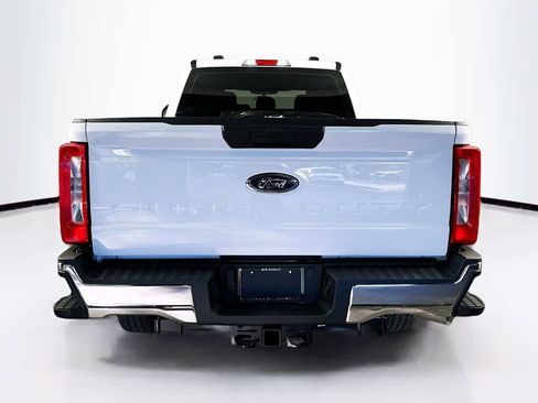 New 2026 Ford F250 XL w/ FX4 Off-Road Package image 5