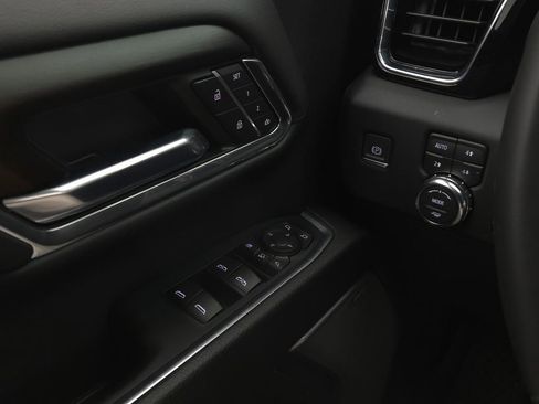 Used 2024 GMC Sierra 2500 Denali w/ Denali Reserve Package image 33