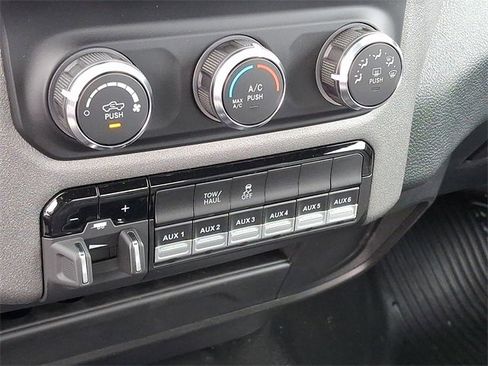 Used 2024 RAM 2500 Tradesman w/ Chrome Appearance Group image 10