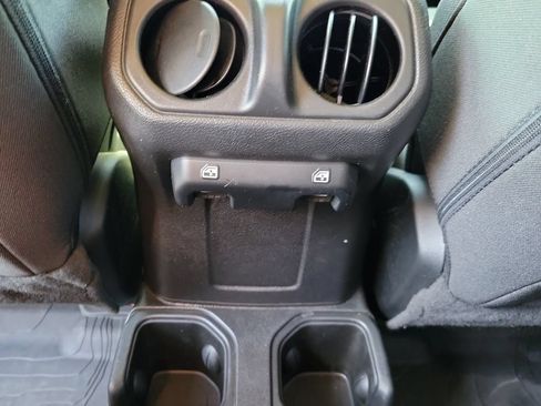 Used 2023 Jeep Gladiator Sport AWD/4WD image 13