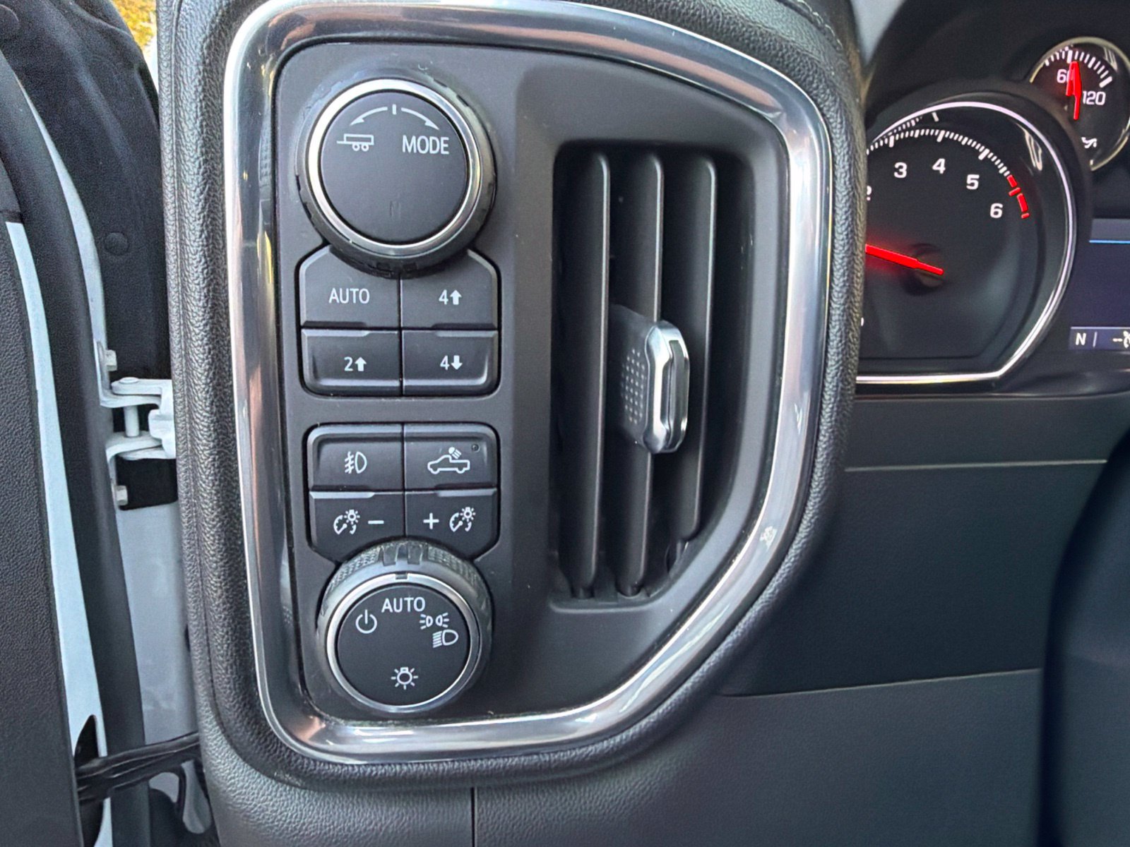 Used 2020 Chevrolet Silverado 1500 RST AWD/4WD image 16