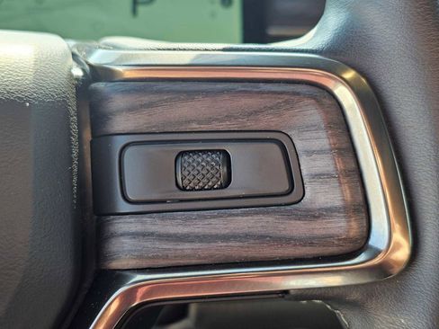 Used 2024 Rivian R1S Adventure AWD/4WD image 31