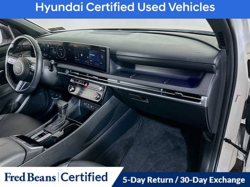 Certified 2025 Hyundai Santa Cruz Limited AWD/4WD image 16