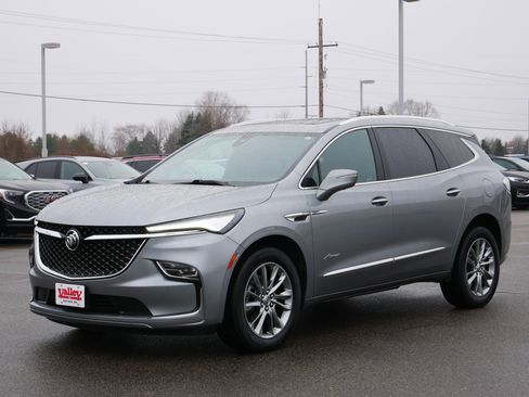 Used 2024 Buick Enclave Avenir w/ Avenir Technology Package image 3
