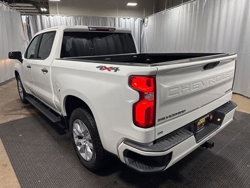 Used 2019 Chevrolet Silverado 1500 Custom w/ Custom Value Package image 12