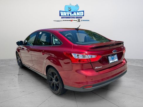 Used 2014 Ford Focus SE w/ Equipment Group 201A FWD image 3