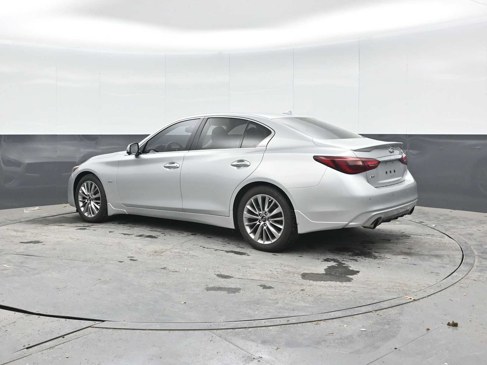 Used 2020 INFINITI Q50 Luxe w/ Essential Package (3.0T Luxe) AWD/4WD image 2