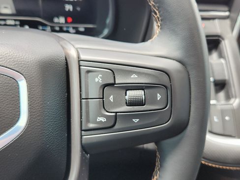 Used 2024 GMC Yukon AT4 w/ Technology Package AWD/4WD image 16