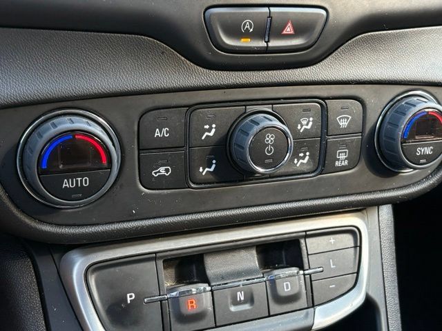 Used 2024 GMC Terrain SLE w/ Driver Convenience Package AWD/4WD image 18