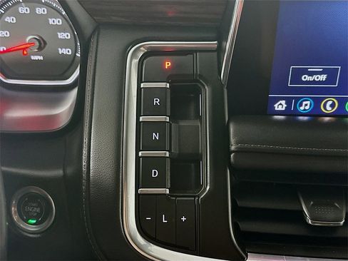 Used 2021 Chevrolet Suburban High Country w/ Premium Package image 16