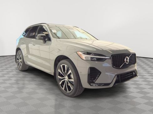 Used 2024 Volvo XC60 B5 Plus w/ Protection Package Premier AWD/4WD image 18