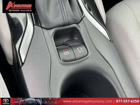 Certified 2025 Toyota Corolla Cross L AWD/4WD image 34