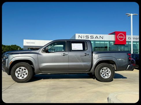 Used 2024 Nissan Frontier SV RWD image 5