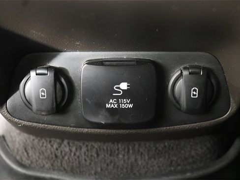 Used 2020 Hyundai Santa Fe Limited image 14