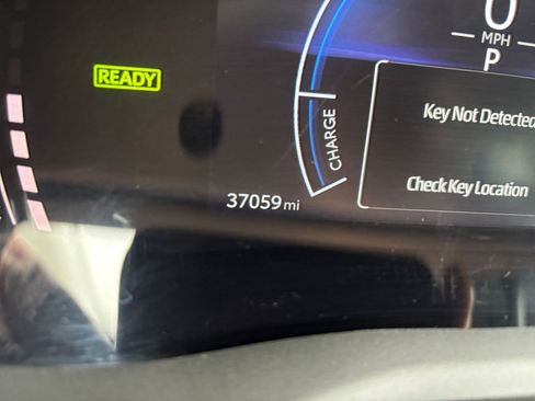 Used 2025 Toyota Camry LE image 39