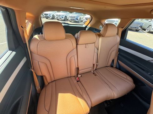 Used 2025 Genesis GV80 2.5T Prestige AWD/4WD image 18