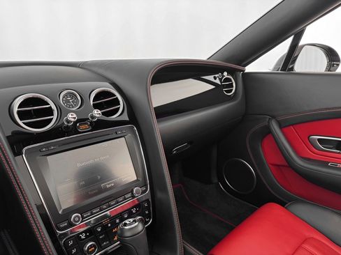 Used 2015 Bentley Continental GT image 28