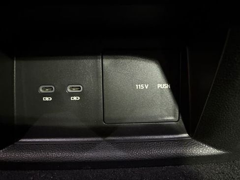 Used 2023 Volkswagen Atlas Cross Sport SEL image 16