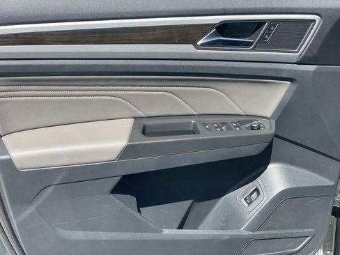 Used 2023 Volkswagen Atlas SE w/ Panoramic Sunroof Package FWD image 19