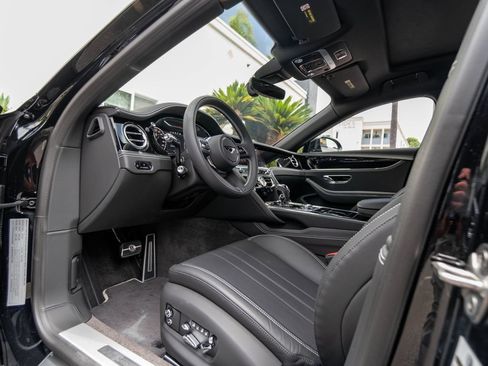 Used 2024 Bentley Flying Spur S V8 AWD/4WD image 2