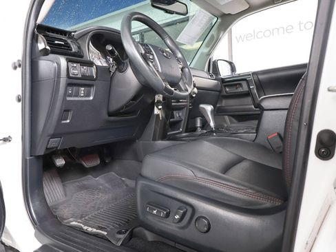 Used 2019 Toyota 4Runner TRD Off-Road Premium AWD/4WD image 38