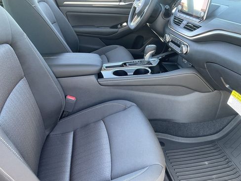 New 2025 Nissan Altima 2.5 SV image 29