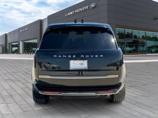 Used 2026 Land Rover Range Rover Long Wheelbase SE AWD/4WD image 4
