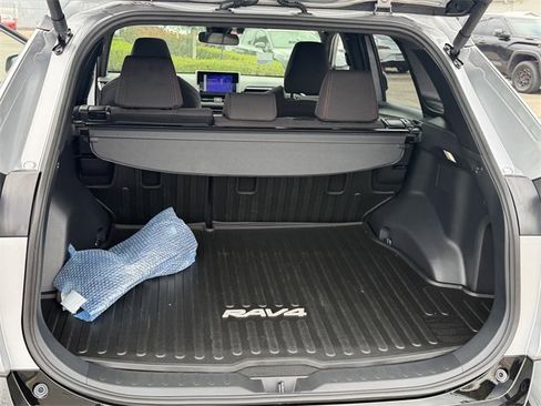 Used 2025 Toyota RAV4 SE image 25
