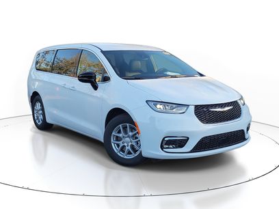 New 2026 Chrysler Pacifica Select