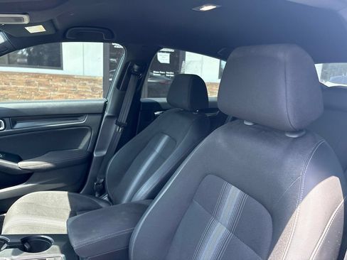 Used 2025 Honda Civic Sport image 3