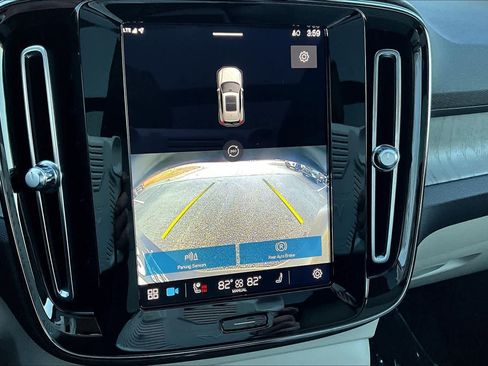 Certified 2023 Volvo XC40 B5 Plus w/ Protection Package Premier image 27